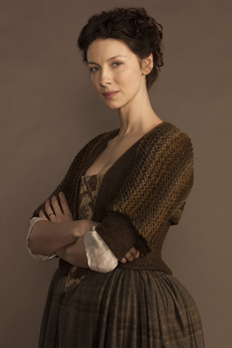 Outlander . Season 1 . Claires brown tartan dress