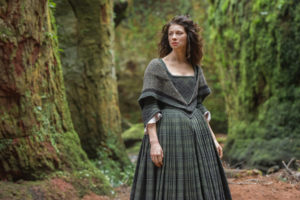 Outlander . Season 1 . Claires green tartan dress